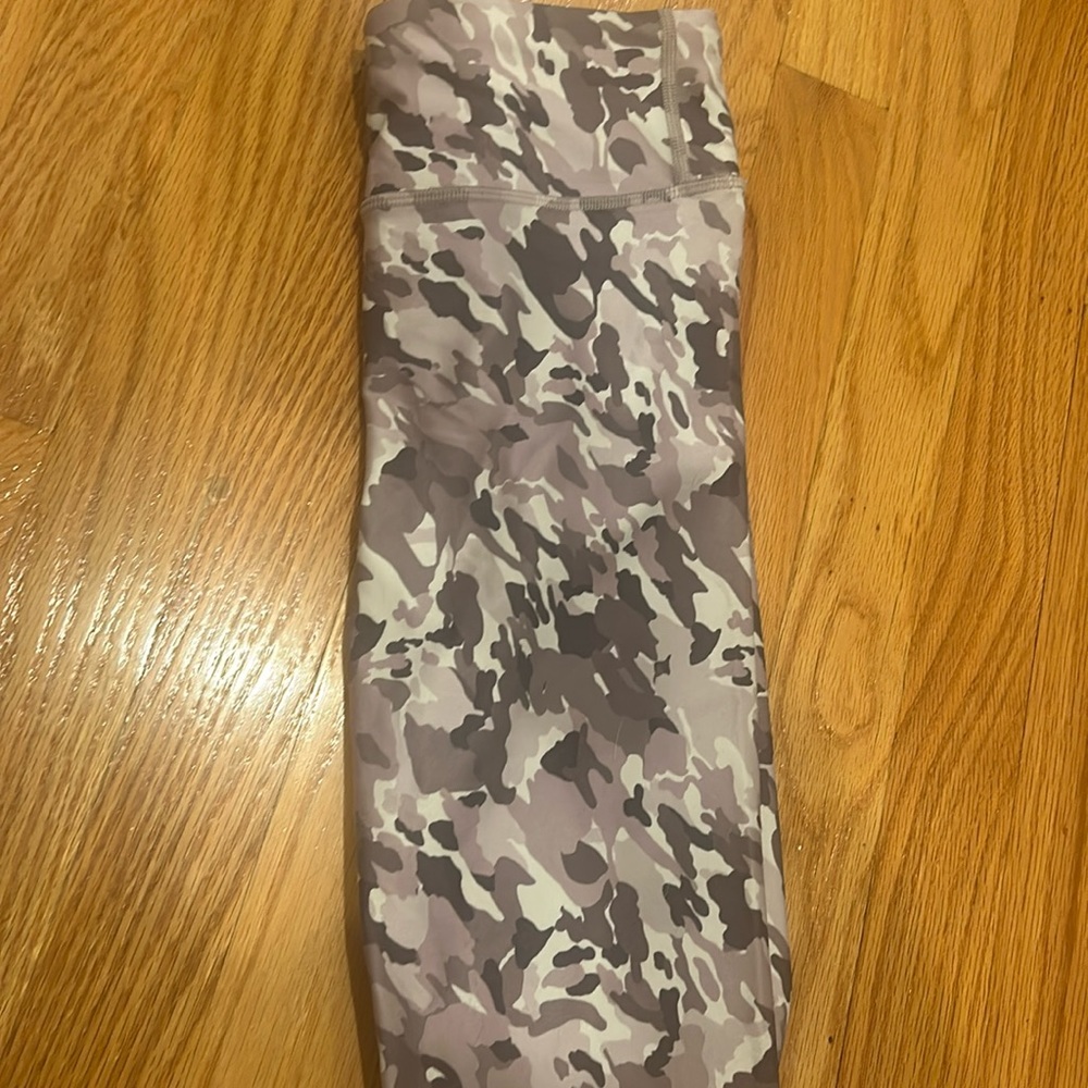 Athleta Girls leggings size 12 worn once in perfect condition super soft !